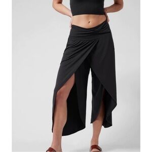 Athleta Flow With It Pants in Black Size Large